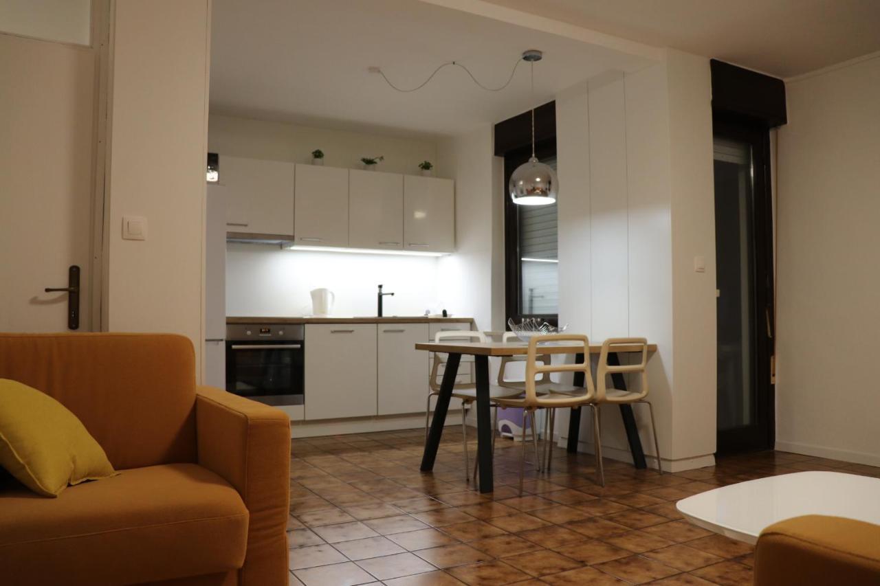 Apartments Zvezdica*** With Garden Zambratija  Dış mekan fotoğraf