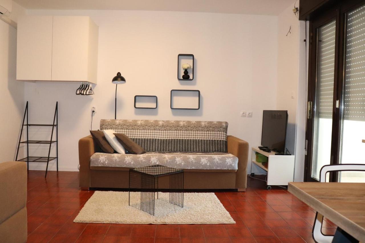 Apartments Zvezdica*** With Garden Zambratija  Dış mekan fotoğraf