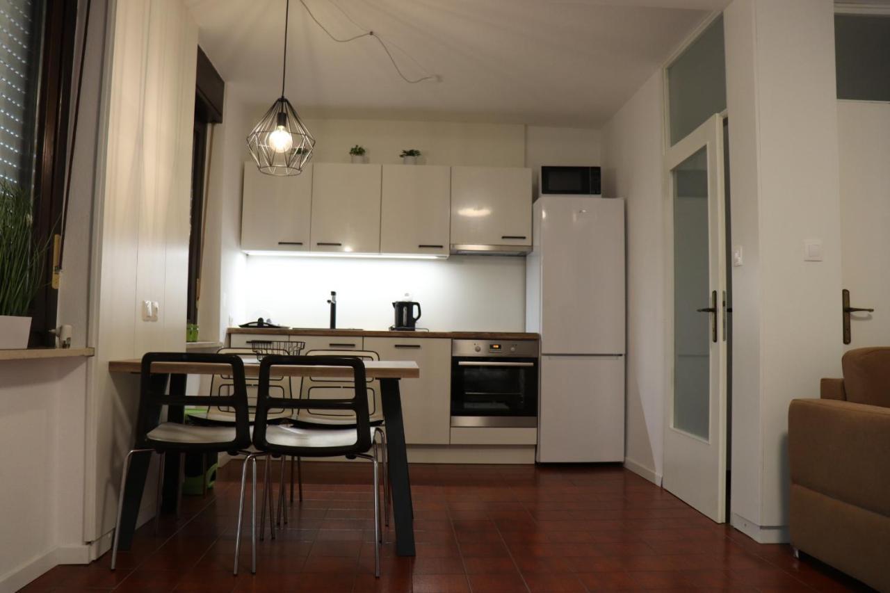 Apartments Zvezdica*** With Garden Zambratija  Dış mekan fotoğraf