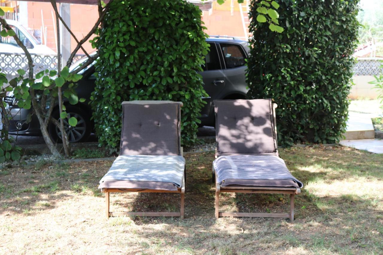 Apartments Zvezdica*** With Garden Zambratija  Dış mekan fotoğraf