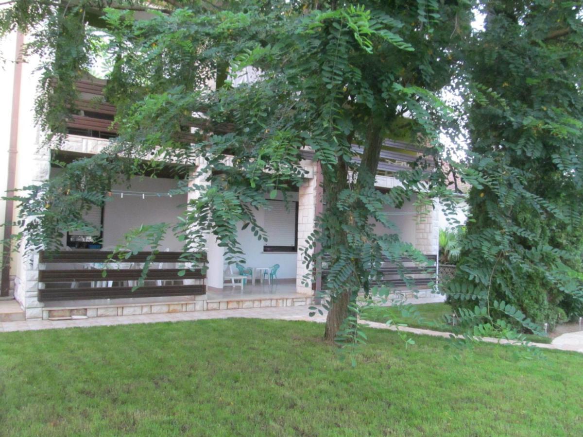 Apartments Zvezdica*** With Garden Zambratija  Dış mekan fotoğraf