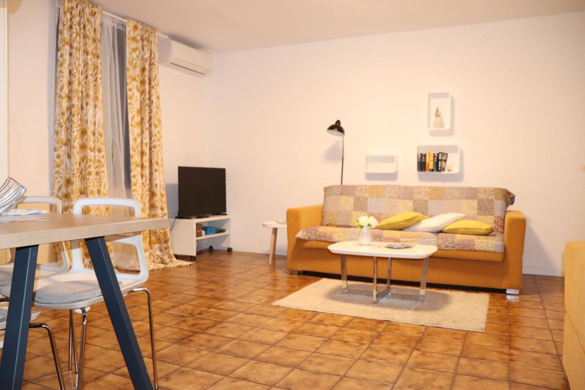 Apartments Zvezdica*** With Garden Zambratija  Dış mekan fotoğraf